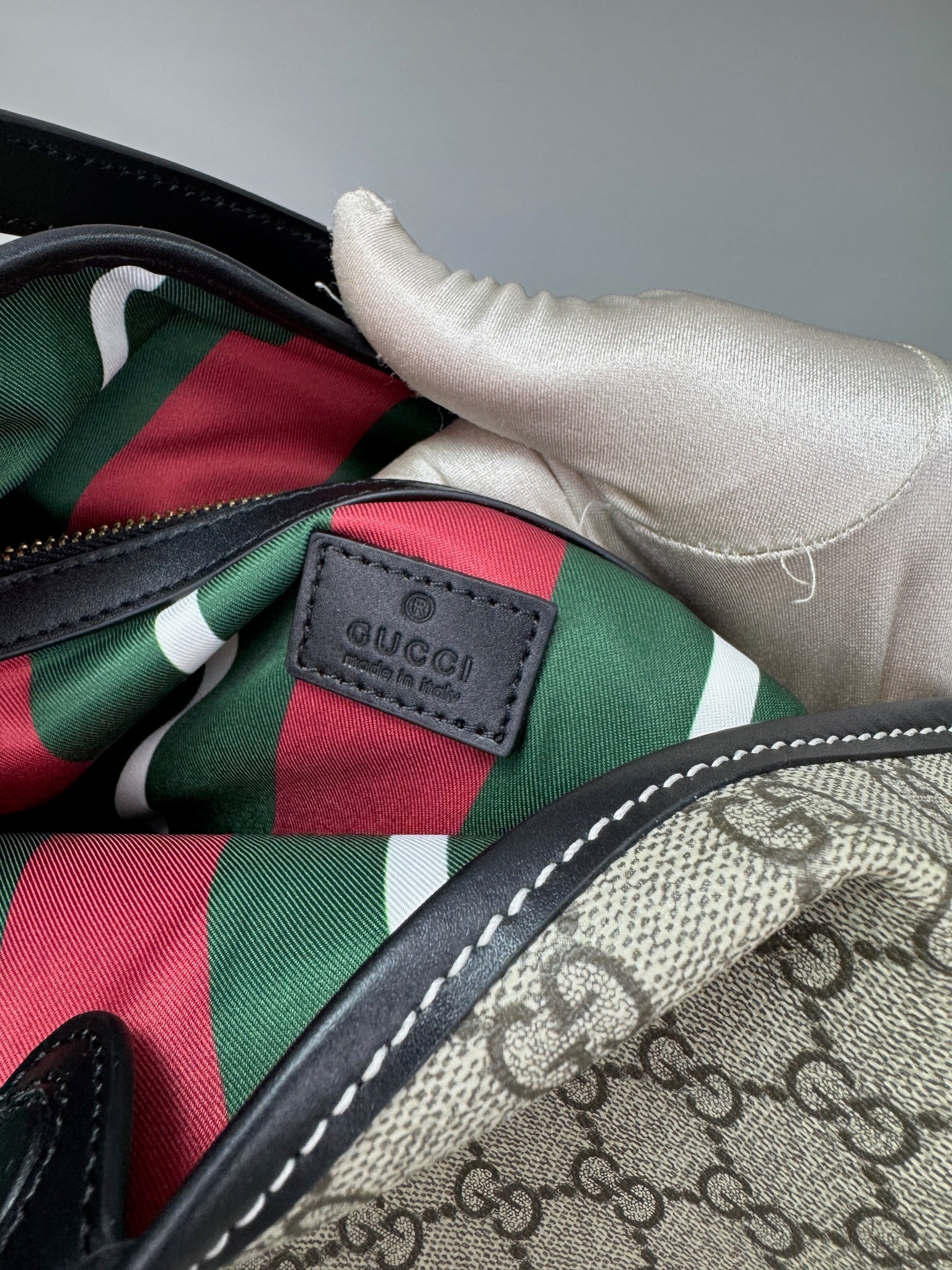 Gucci GG Emblem Medium Bucket Bag – Beige & Black