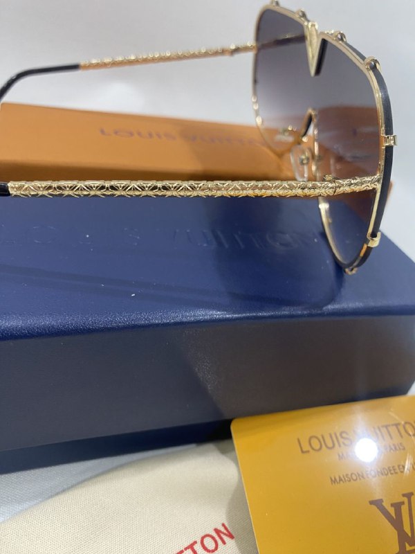 LOUIS VUITTON SUNGLASSES