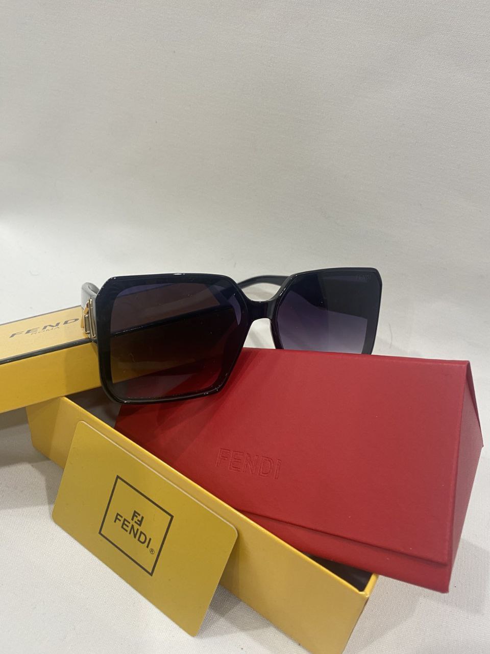 FENDI SUNGLASSES