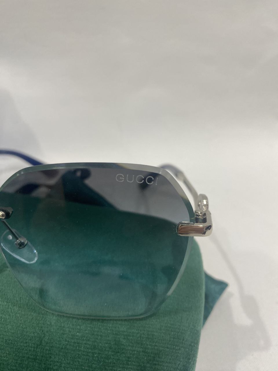 GUCCI SUNGLASSES