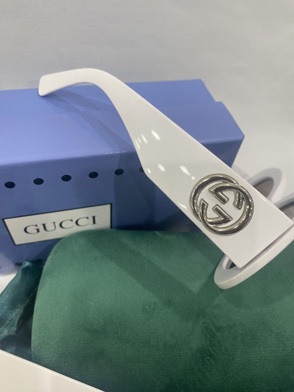 GUCCI SUNGLASSES