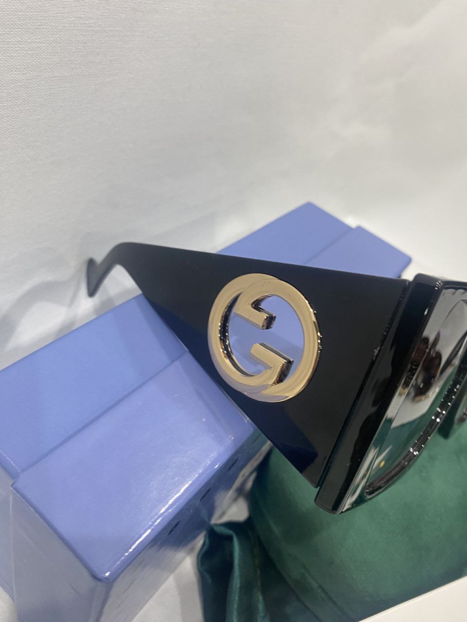 GUCCI SUNGLASSES