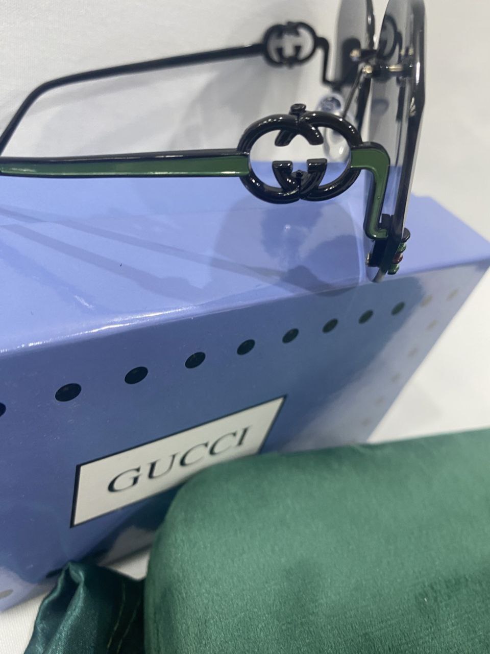 GUCCI SUNGLASSES