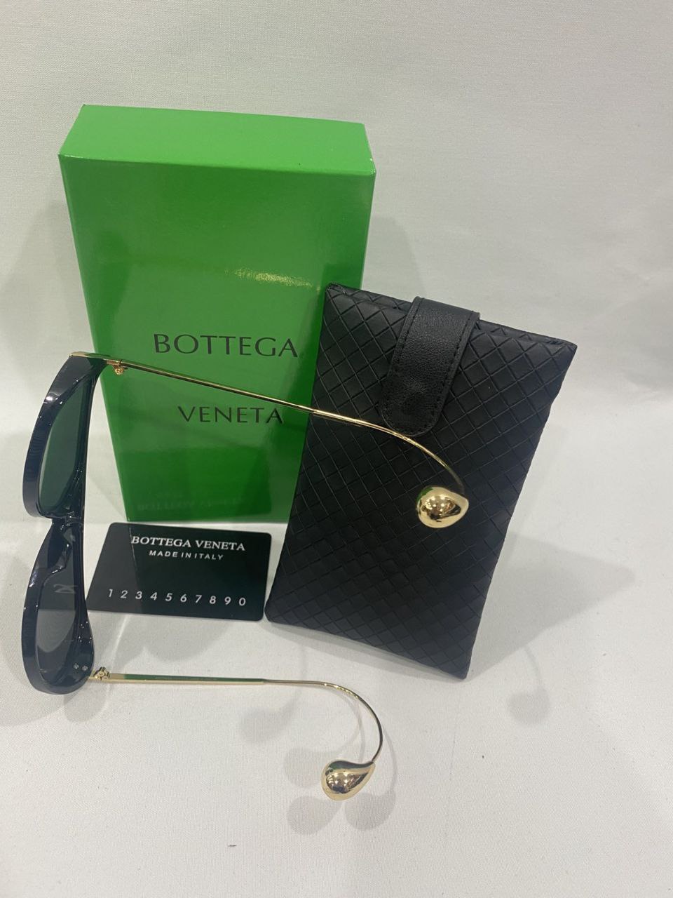 BOTTEGA VENETTA SUNGLASSES