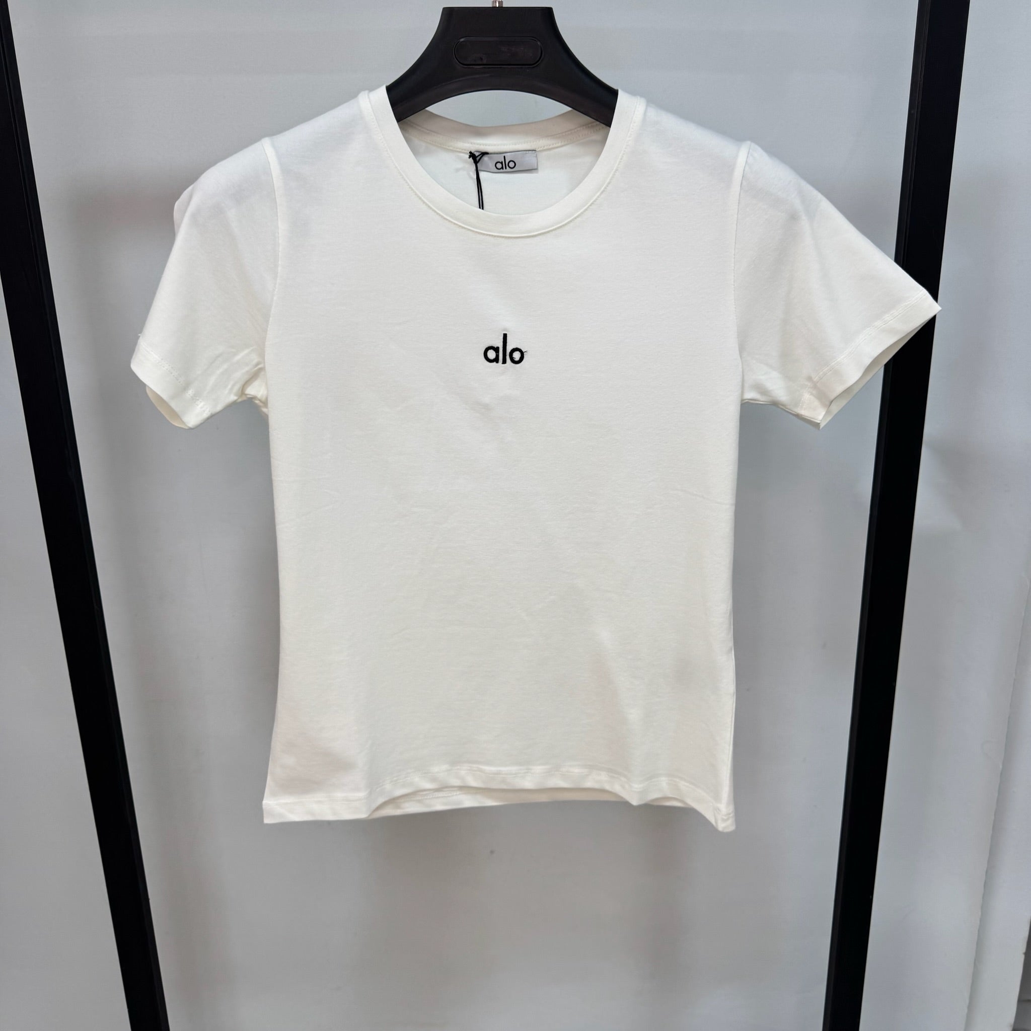 Alo Yoga Embroidered Logo T-shirt (White)