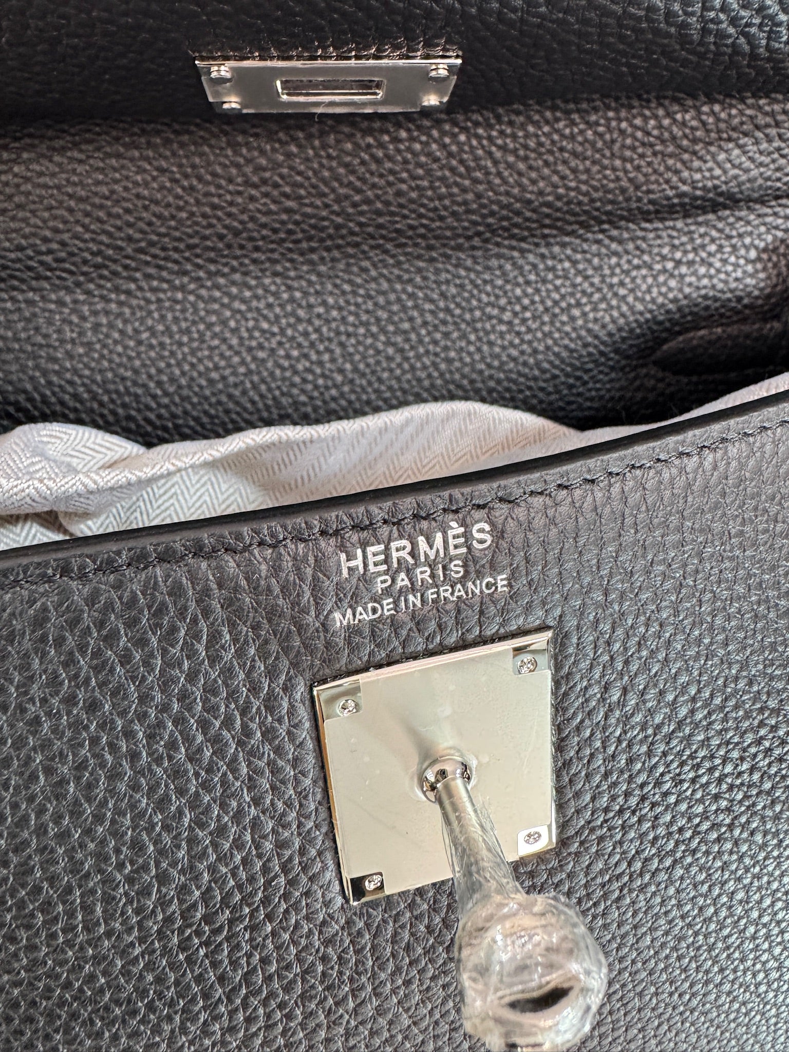 Hermès Kelly Bag – Epsom Leather Noir