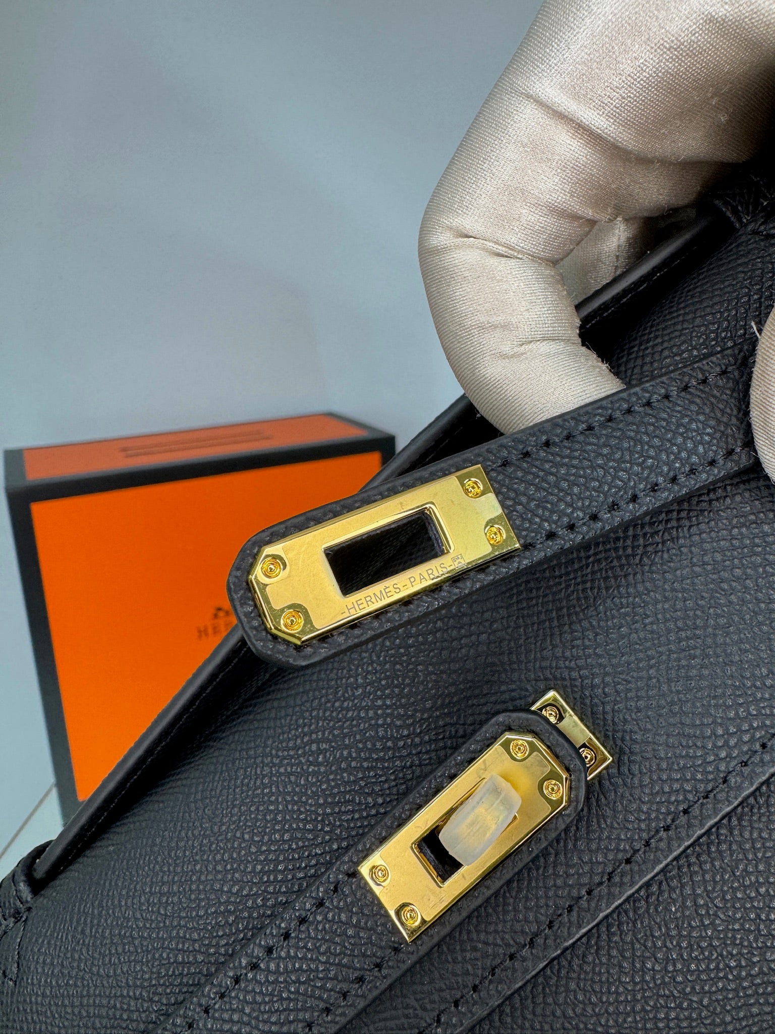 Hermès Kelly Cut Clutch – Swift Leather