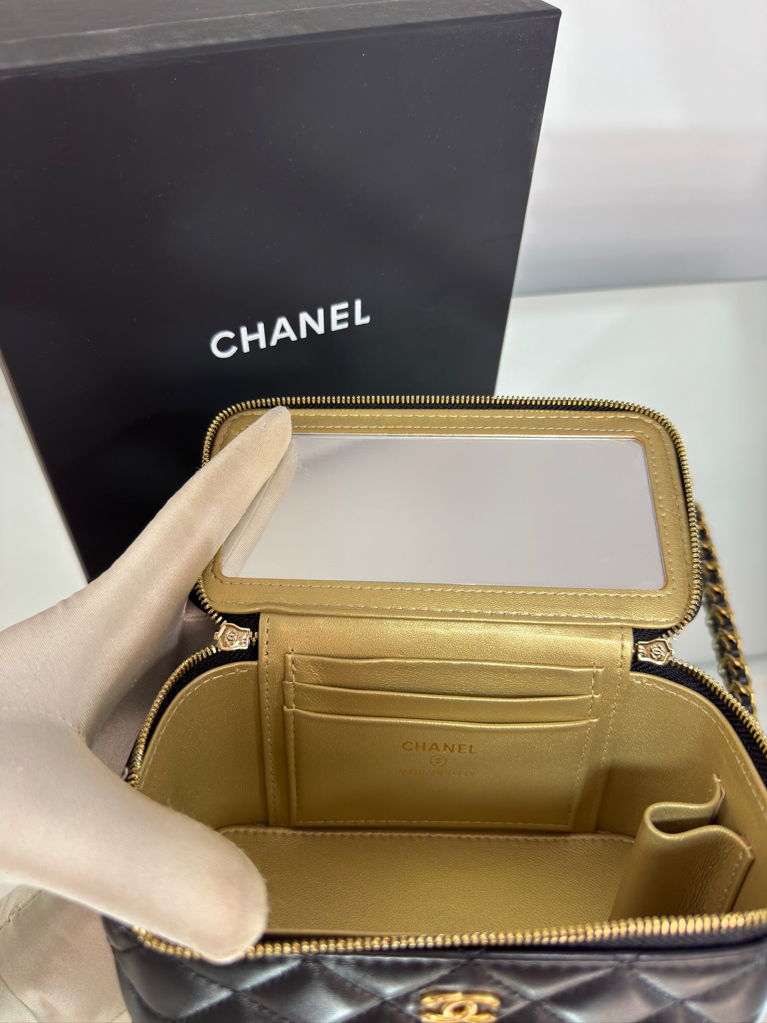 Chanel Vanity Case – Iconic Timeless Elegance
