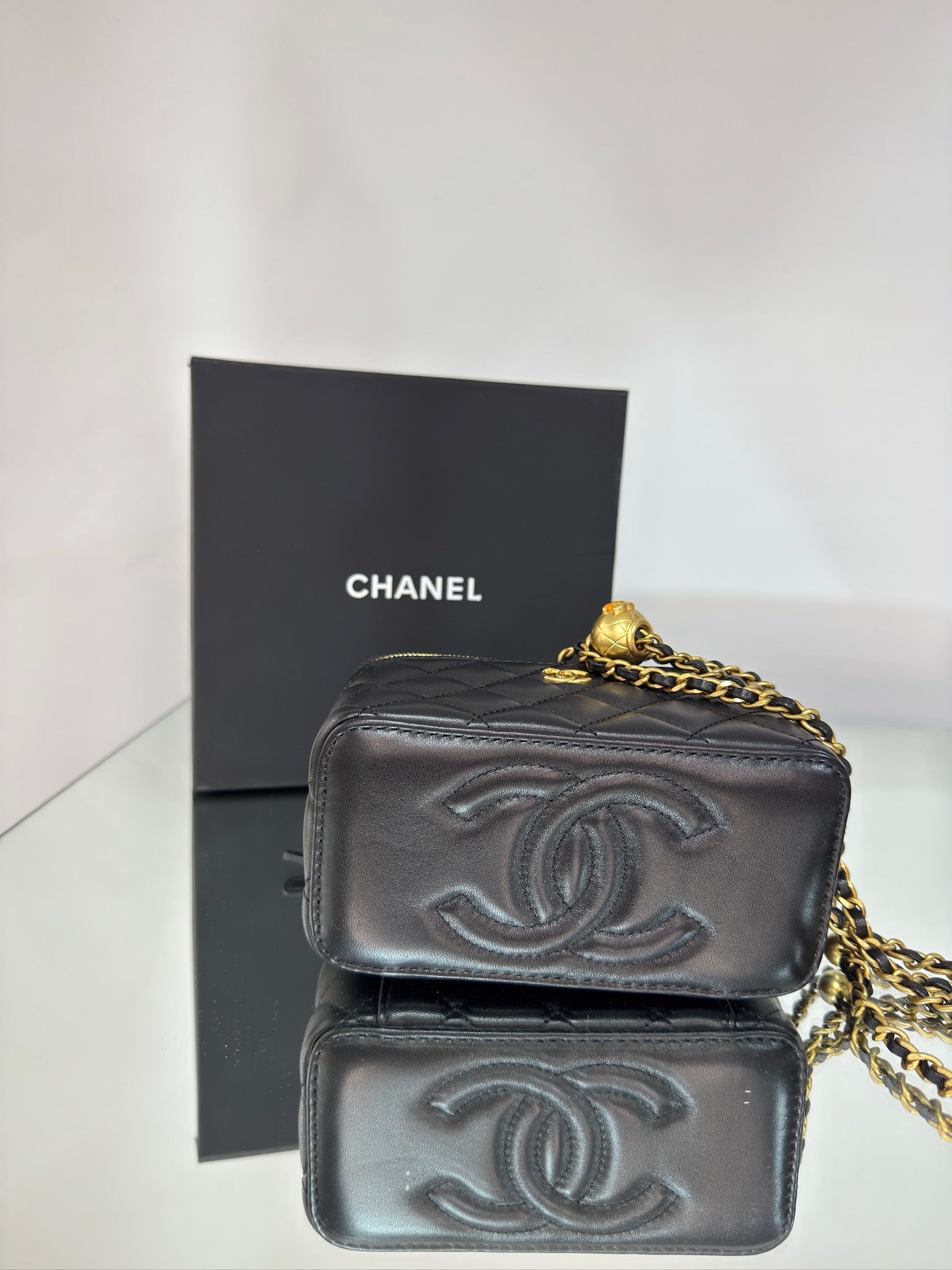 Chanel Vanity Case – Iconic Timeless Elegance