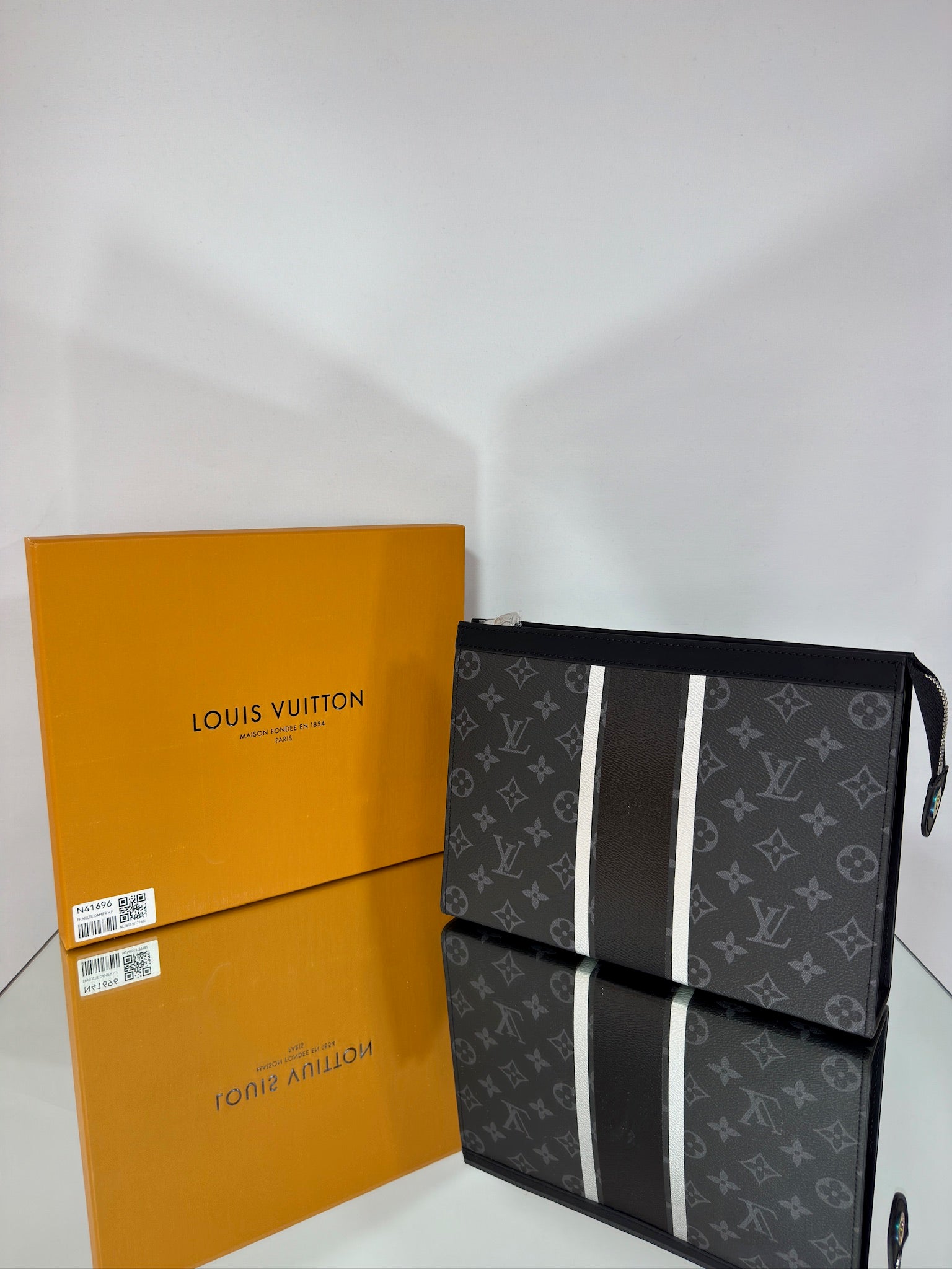 Louis Vuitton x Fragment Pochette Voyage