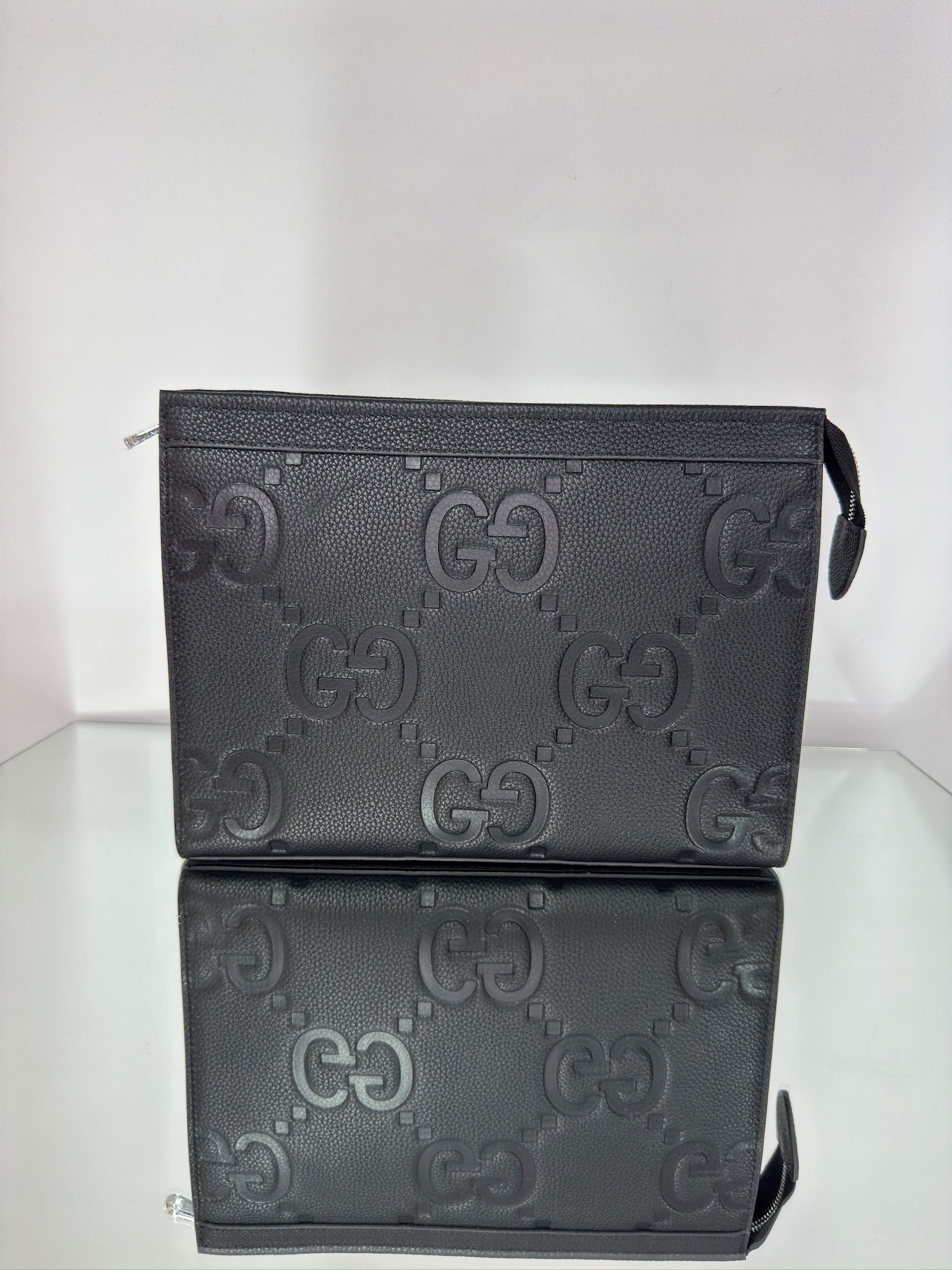 Gucci Jumbo GG Pouch σε μαύρο δέρμα