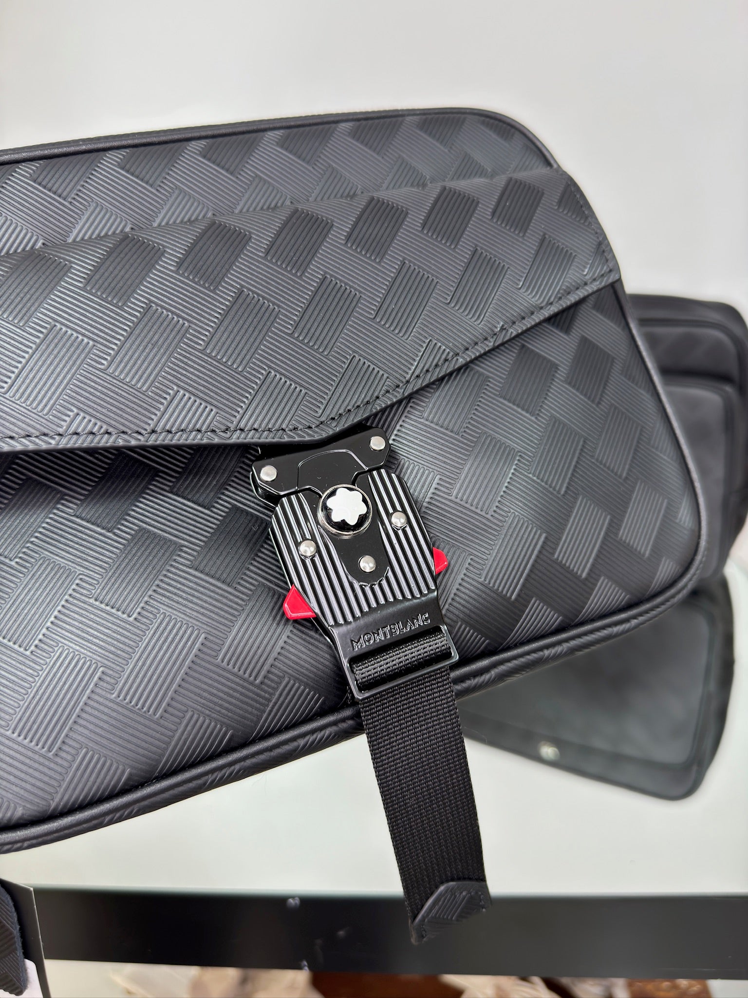 Montblanc Extreme 3.0 Messenger Envelope με αγκράφα M LOCK 4810