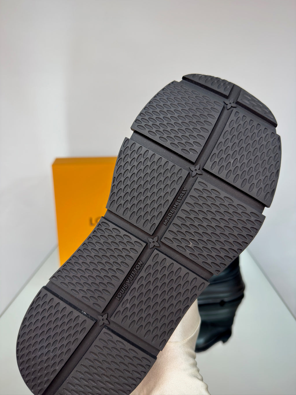 Louis Vuitton Classic Sneaker – Black Leather