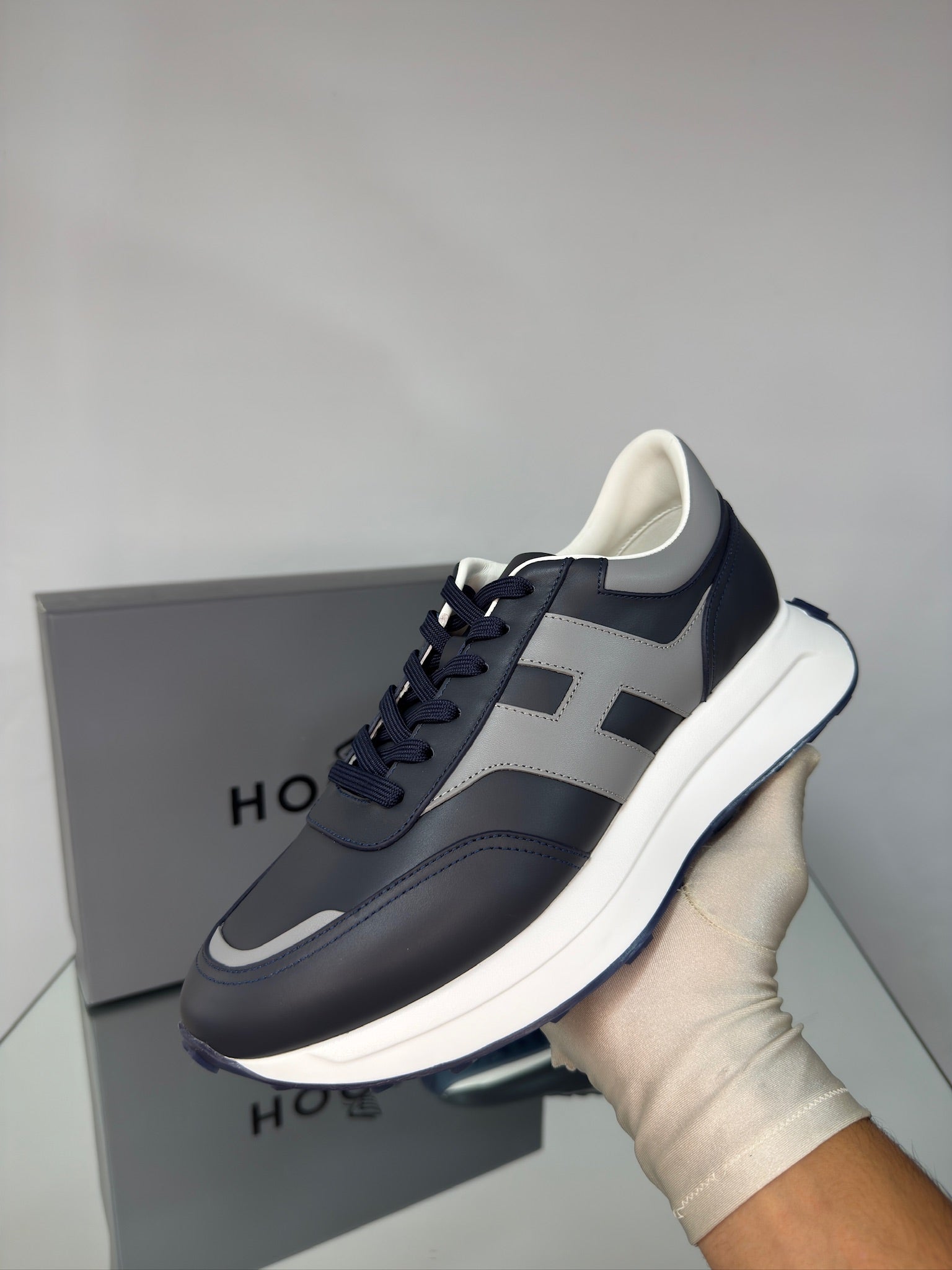 Hogan Hyperlight Sneakers – Blue