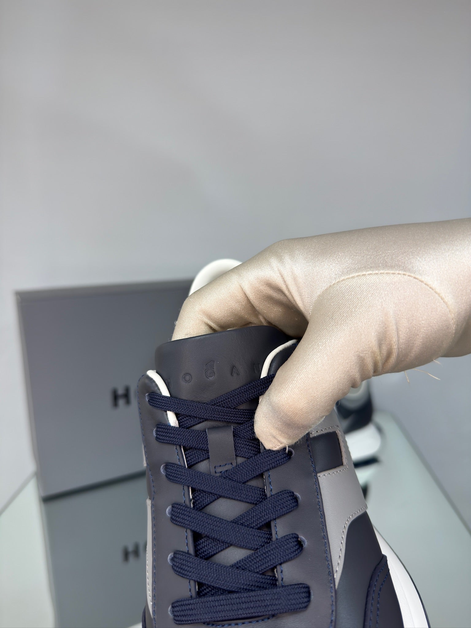 Hogan Hyperlight Sneakers – Blue