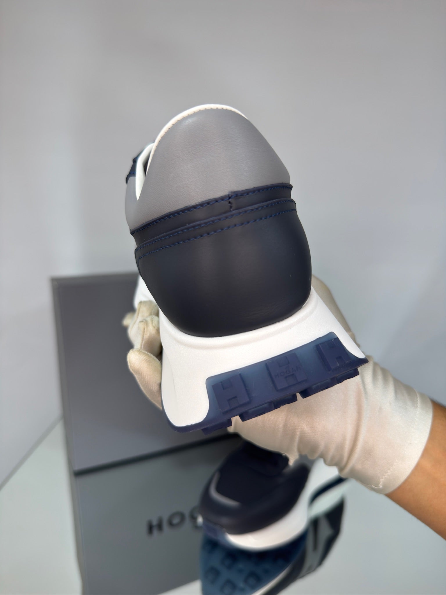 Hogan Hyperlight Sneakers – Blue