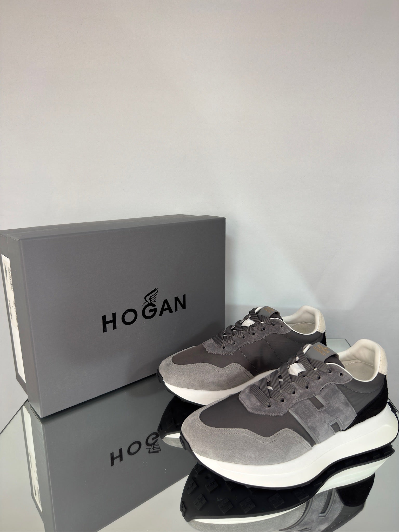Hogan Hyperlight Sneakers – Grey Suede