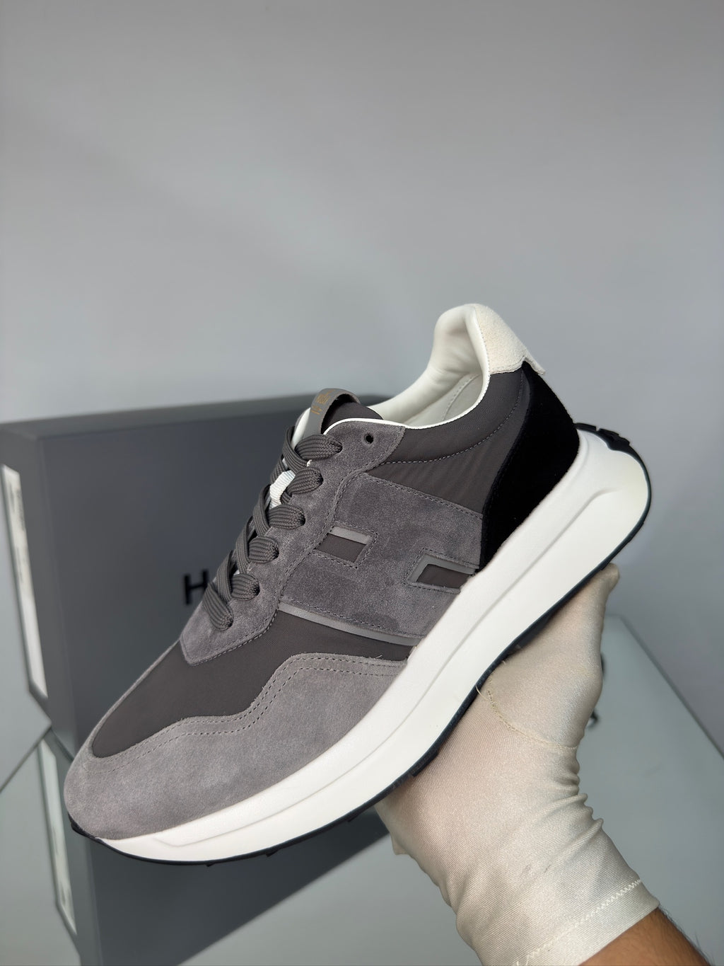 Hogan Hyperlight Sneakers – Grey Suede