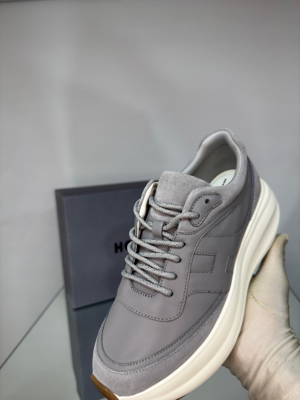 Hogan H696 Sneakers – Grey