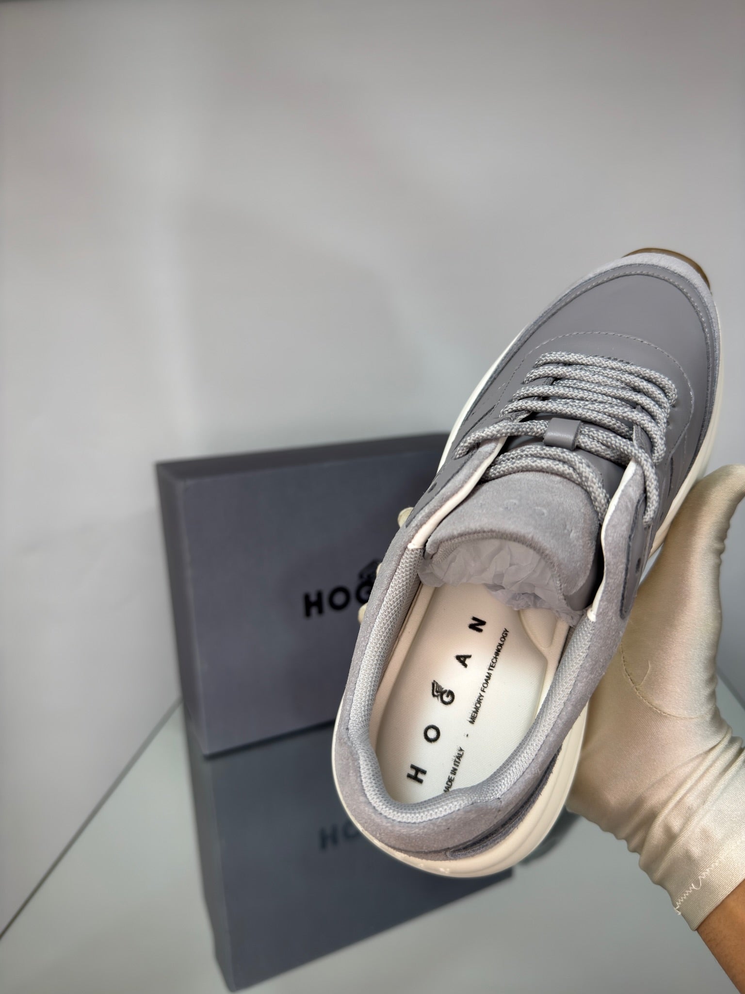 Hogan H696 Sneakers – Grey