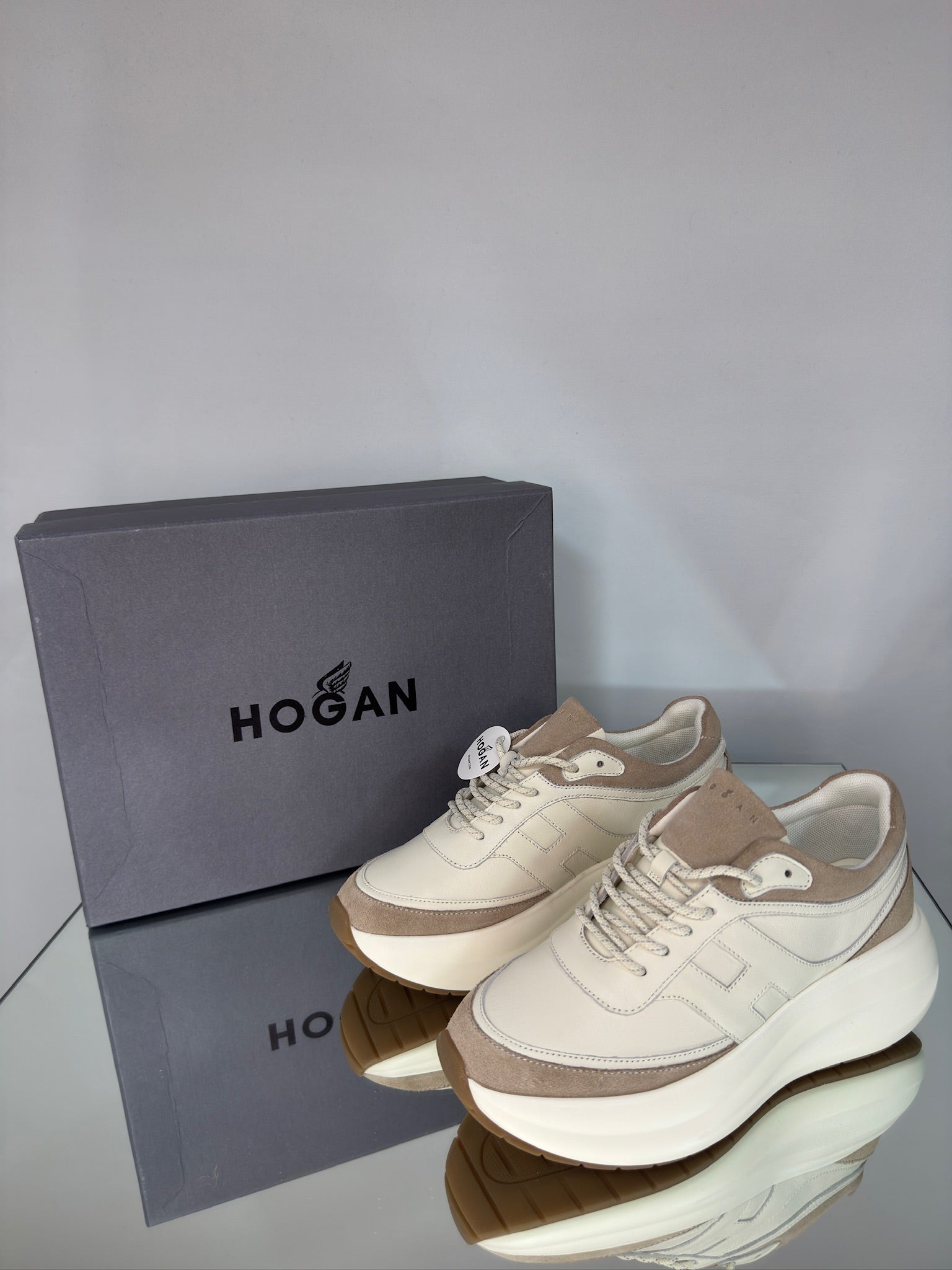 Hogan H696 Sneakers – Beige