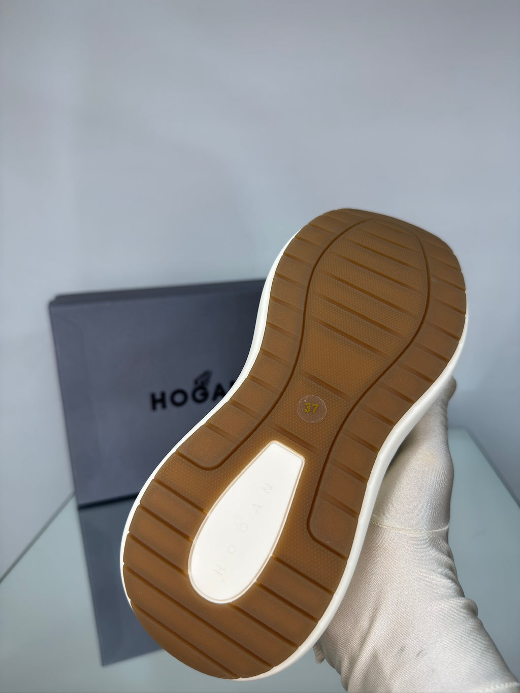 Hogan H696 Sneakers – Beige