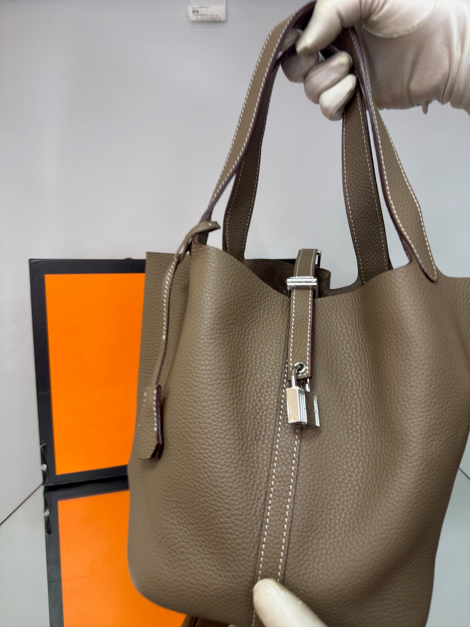 Hermès Picotin Lock 22 – Clemence Leather Grey/Beige