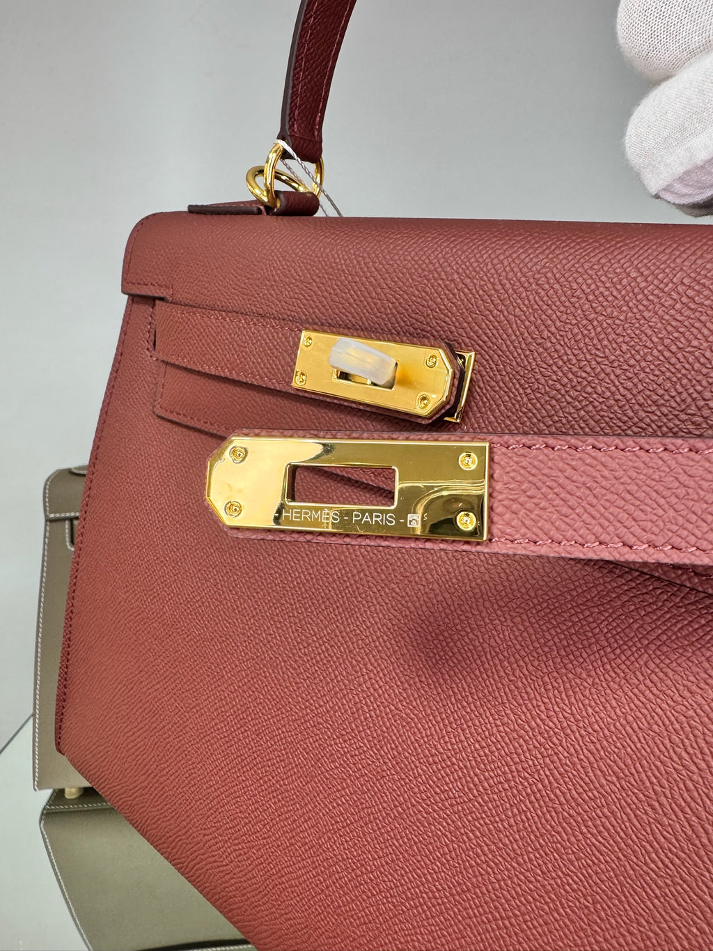 Hermès Kelly Sellier Leather Bag with Gold Hardware (Etoupe & Burgundy)