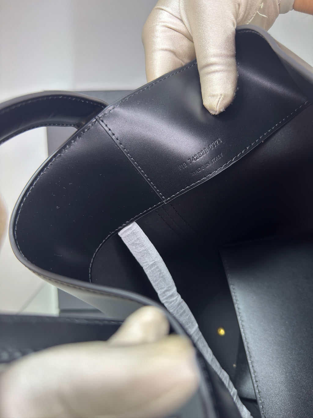 Saint Laurent Le 37 Bucket Bag