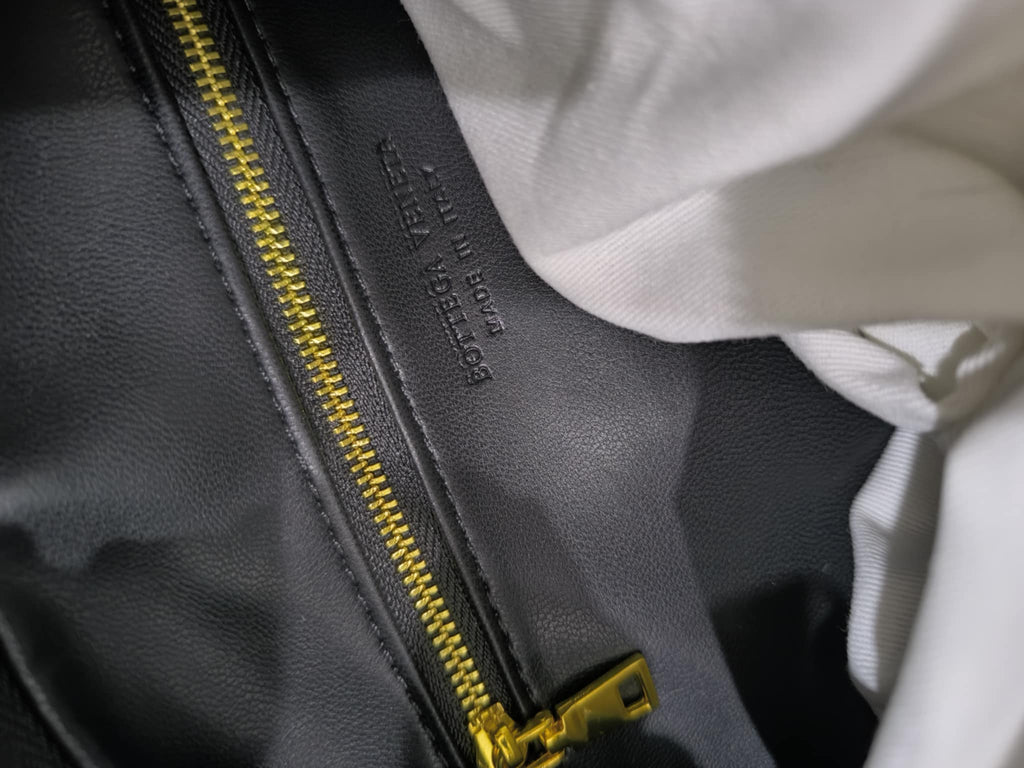 Bottega Veneta Jodie Medium Bag