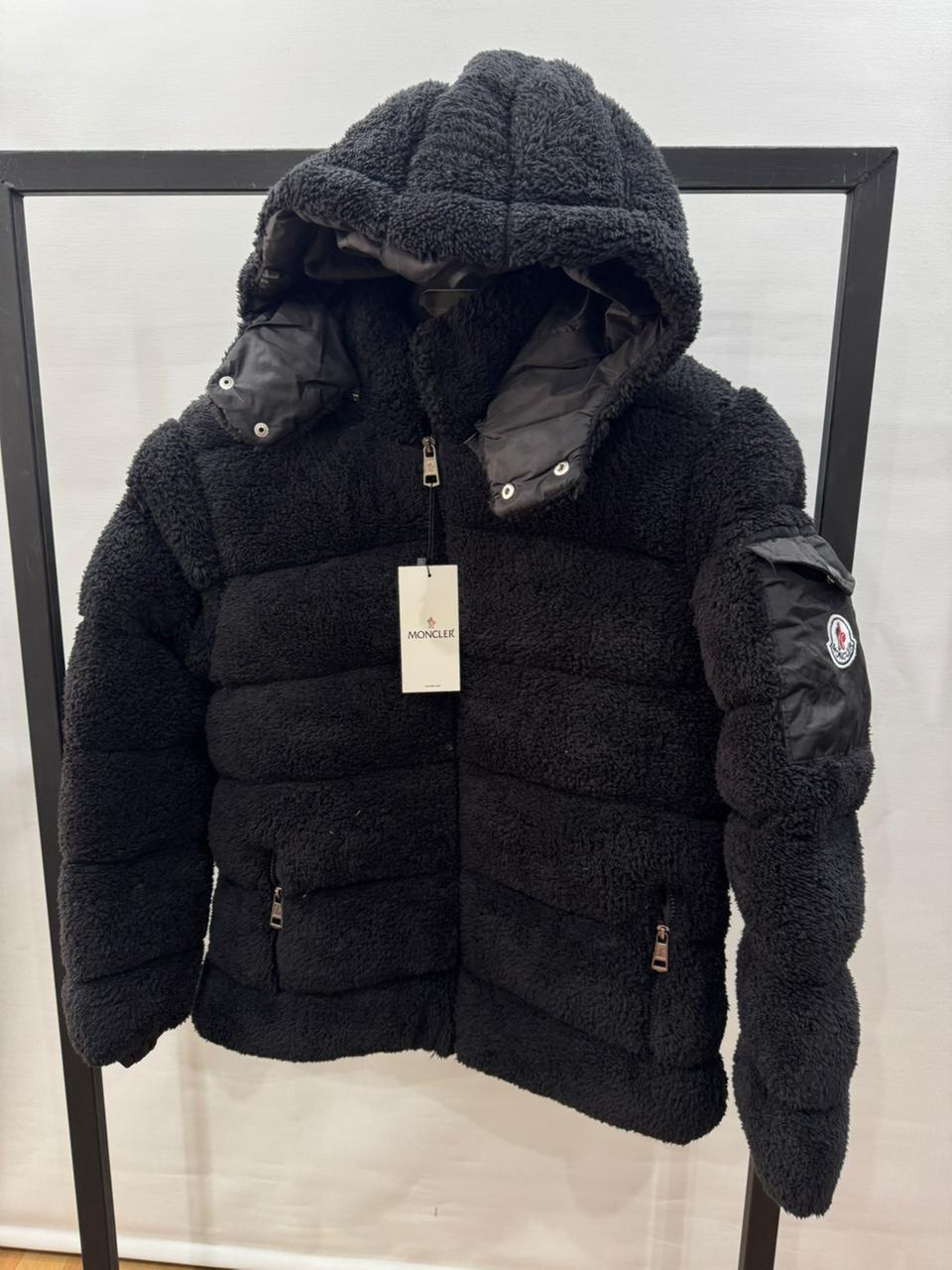 ΜΠΟΥΦΑΝ MONCLER ΜΕ ΓΟΥΝΑ ΜΑΥΡΟ