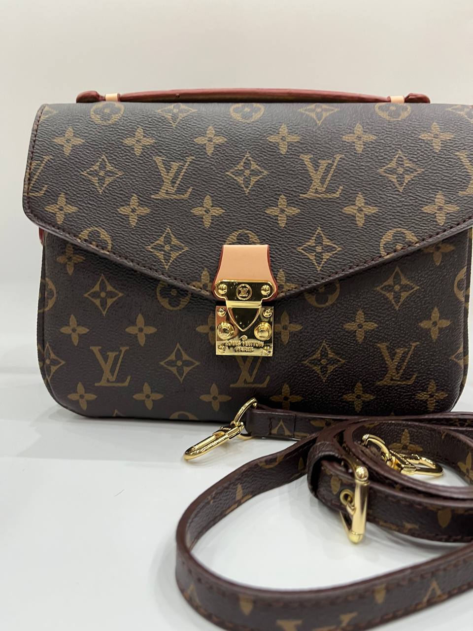 LOUIS VUITTON MAIL ΤΣΑΝΤΑ