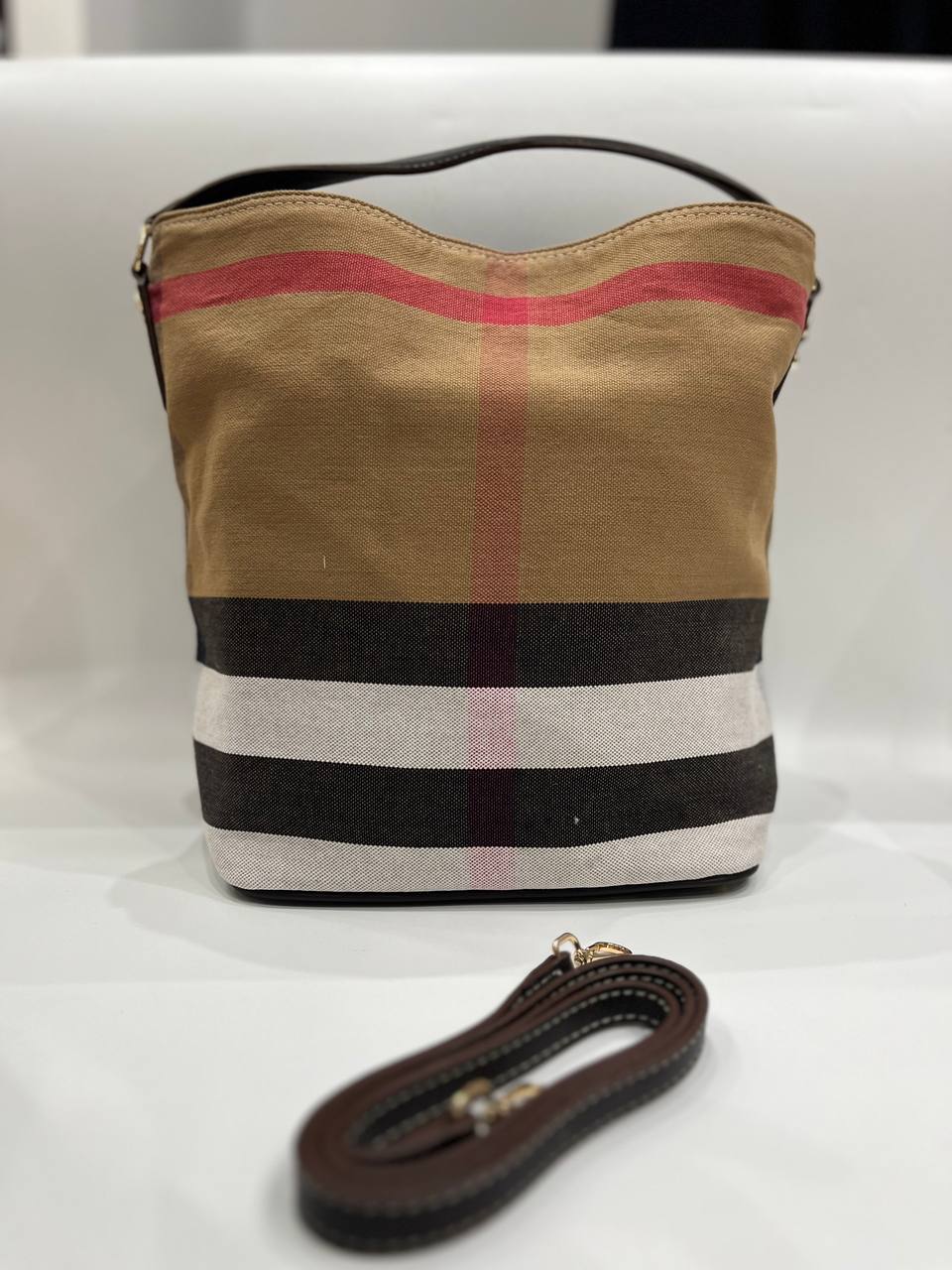 BURBERRY BUCKET ΤΣΑΝΤΑ