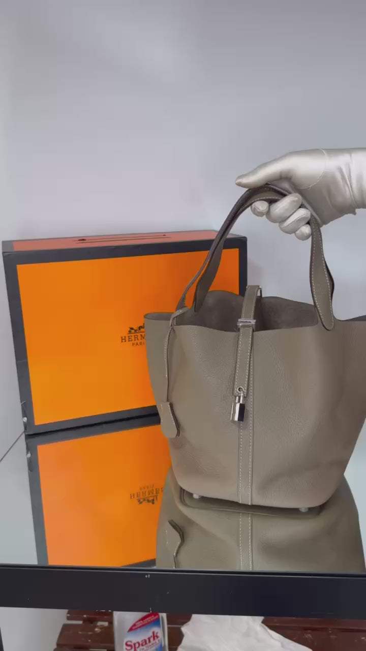 Hermès Picotin Lock 22 – Clemence Leather Grey/Beige